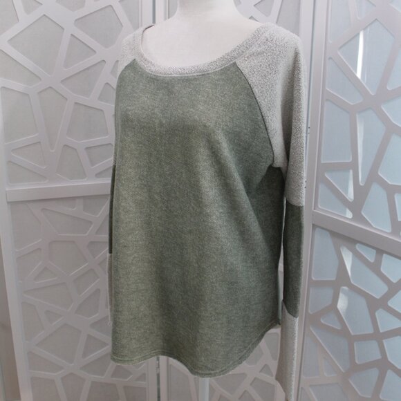 Earthbound Women's Green Contrast Sweater Comfy High Low - Picture 2 of 11